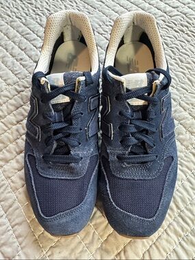 New Balance Women’s Navy Suede & Mesh Sneaker 9